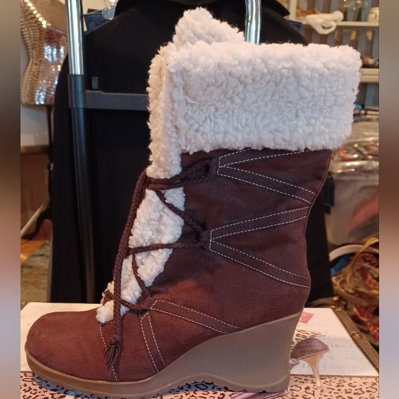 NWOT/BOX BONGO BOOTS "WINTER BLAST" 7 1/2 M 4472628 CHOCOLATE SHERPA LINED WEDGE - Picture 8 of 15